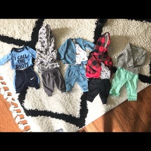 SOLD!5 newborn/0-3 month boys outfits (Carter’s/Nike/target)